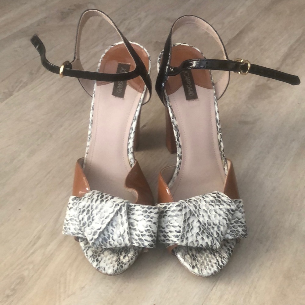 Joan & David Dadarly Chunk heel